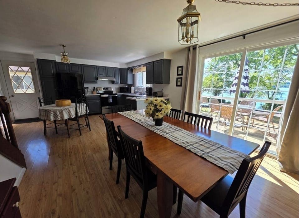 Dining area/Kitchen