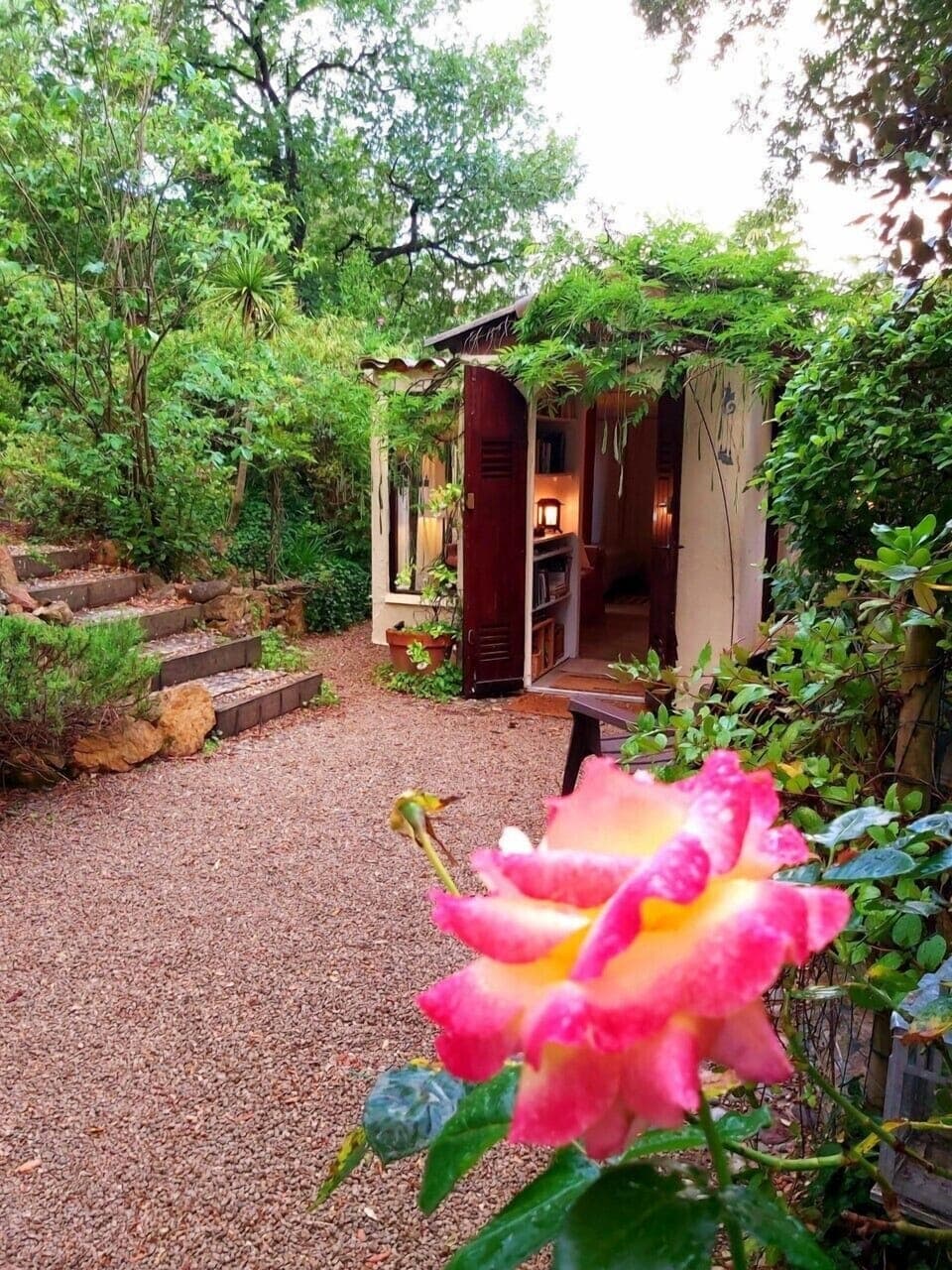 terrace in front of Cabanon des Glycines
