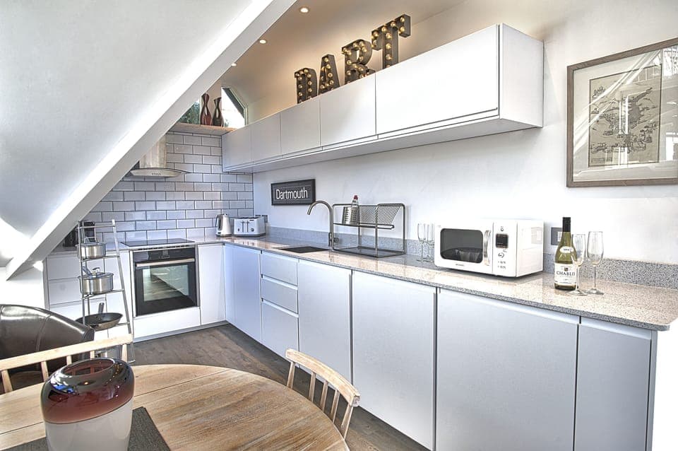 The apARTment kitchen.