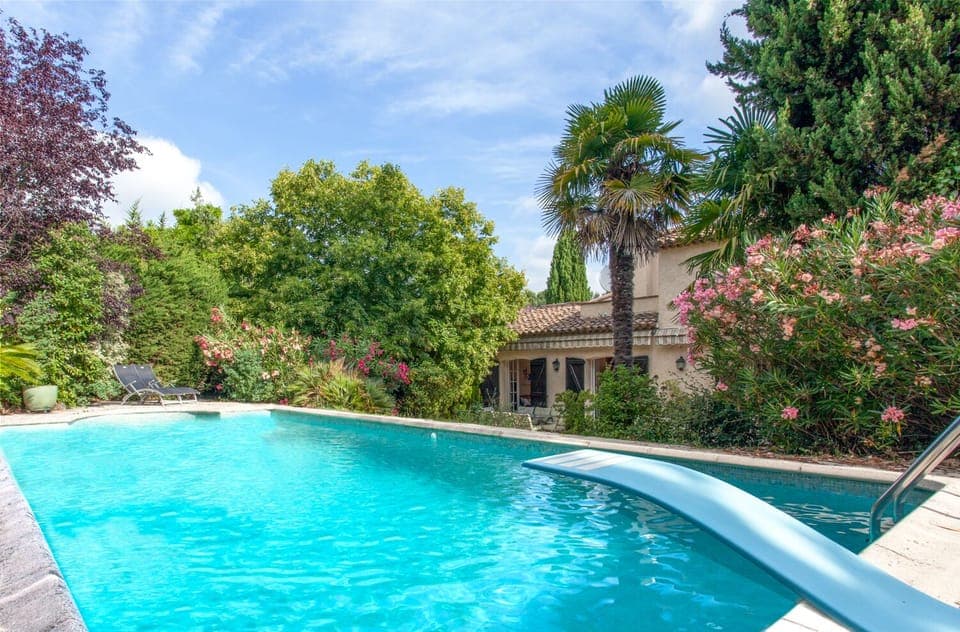 Villa & Pool with diving board