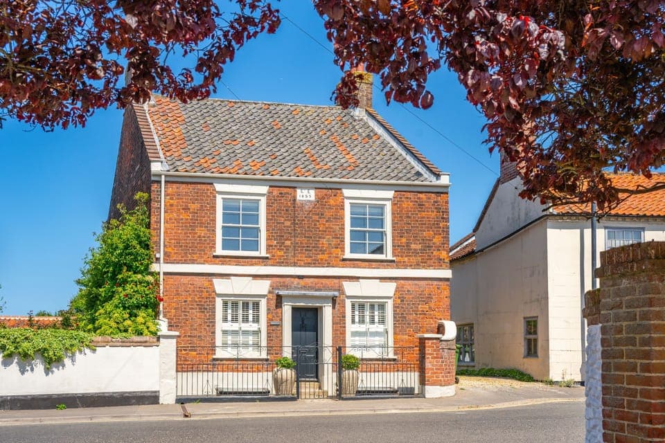 Seawood House, Wells-next-the-Sea: Front elevation