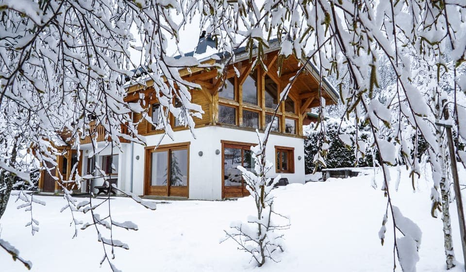 Chalet Uxello in the snow 
