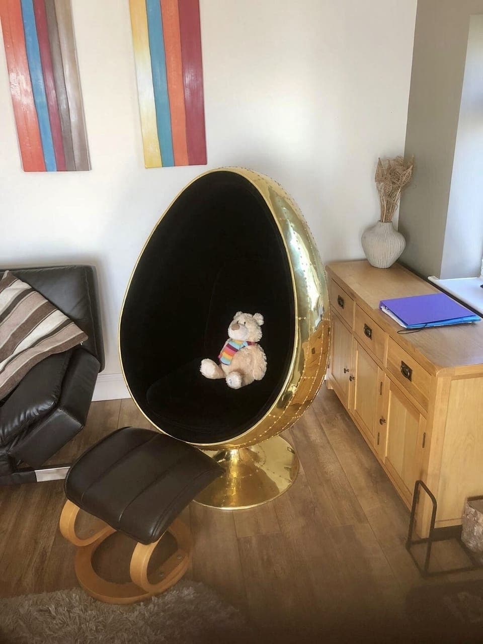 Sit in our 007 chair!