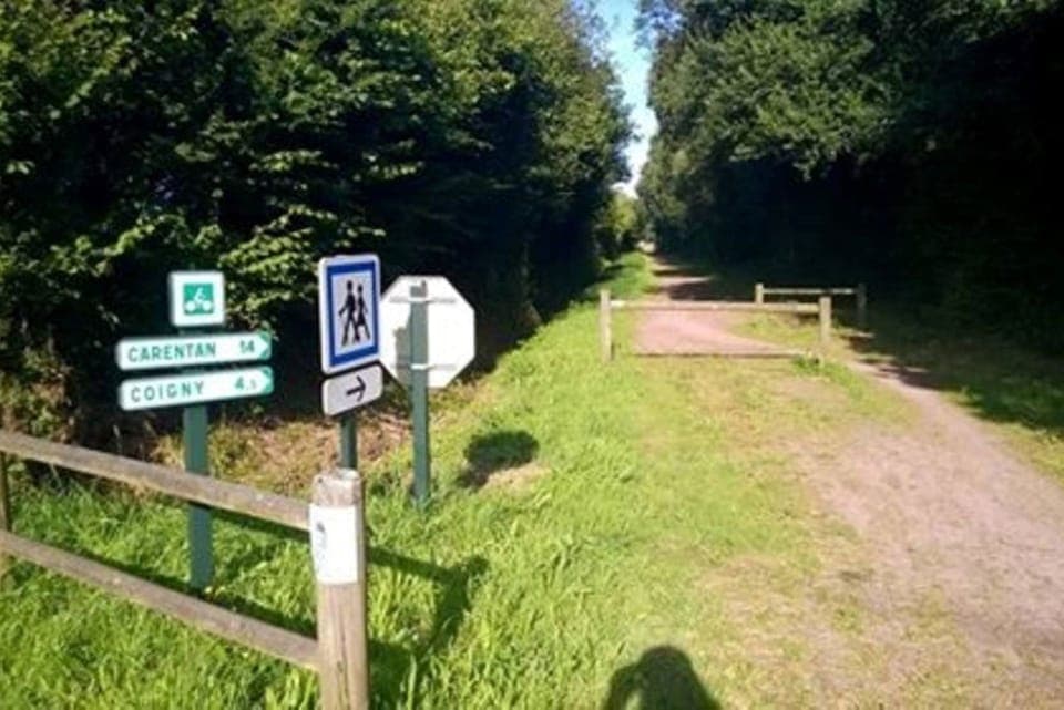 Cycling and Walking tracks. Just a short distance from the gite.