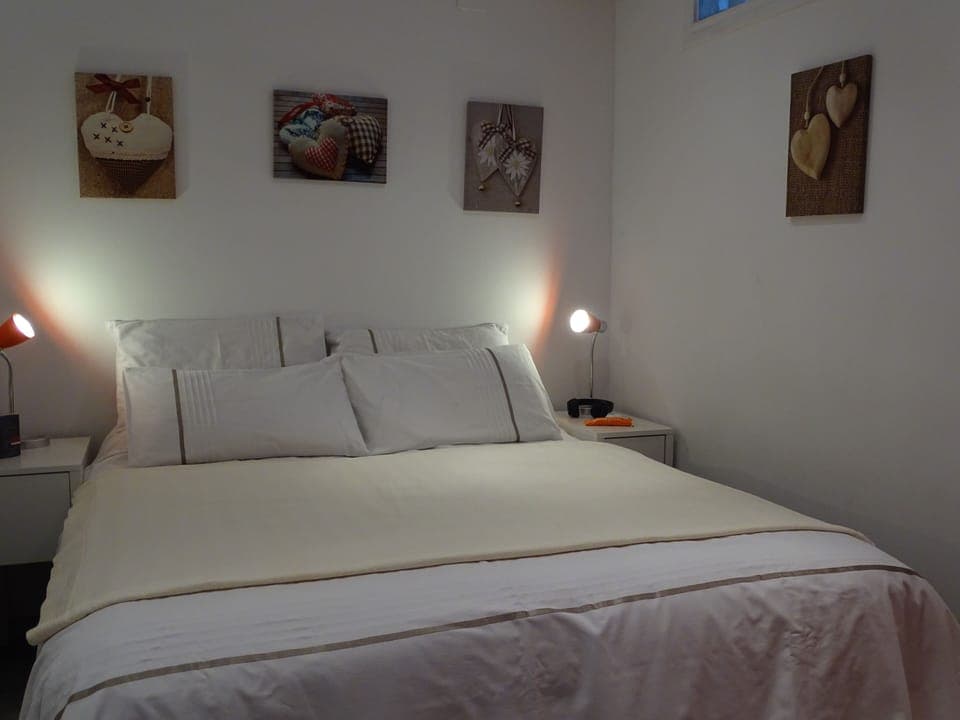 Bedroom can be double or twin