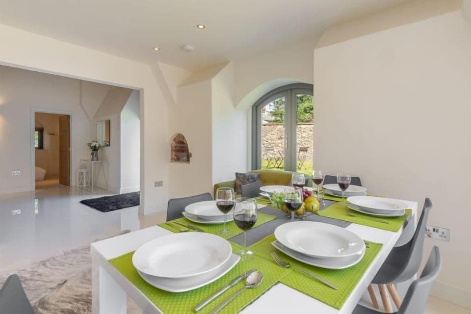 Ground floor: Dining area