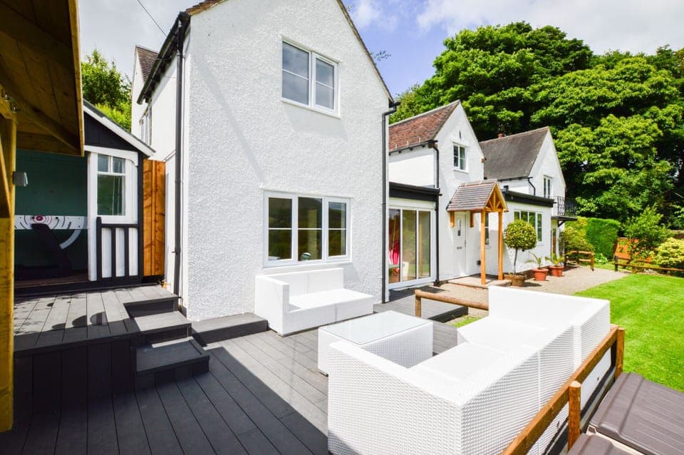 Luxury cottage with stunning views to Caer Caradoc