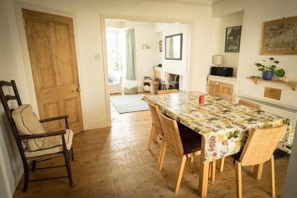 Through lounge diner