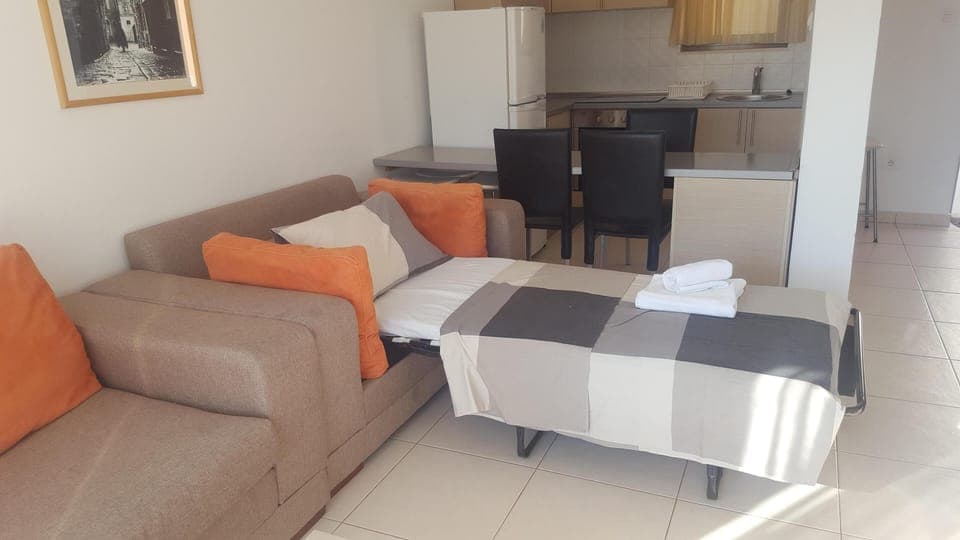 2 sofa beds in lounge 