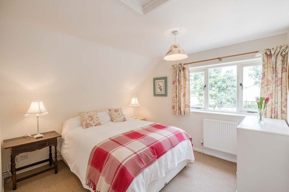 Cosy Bedroom. 5' very comfortable double bed 