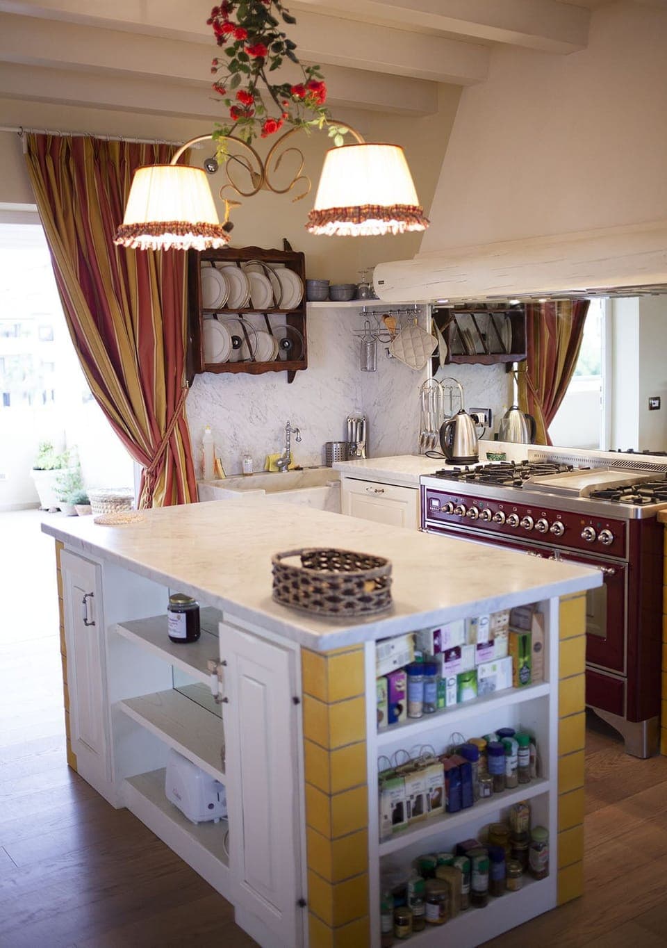 the full equipped kitchen