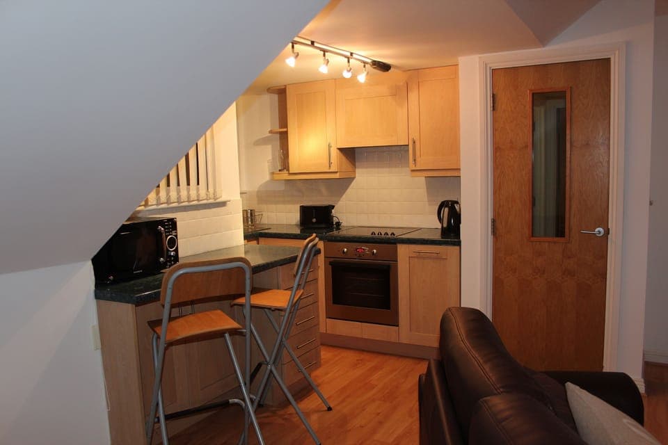 KItchen/breakfast area