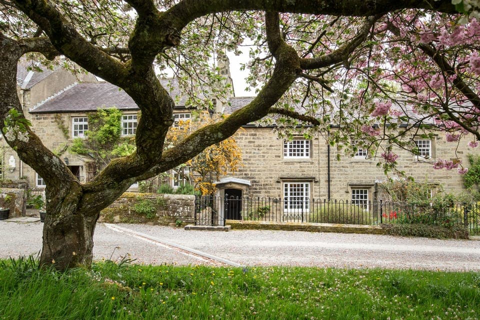 Our romantic cottage in Spring