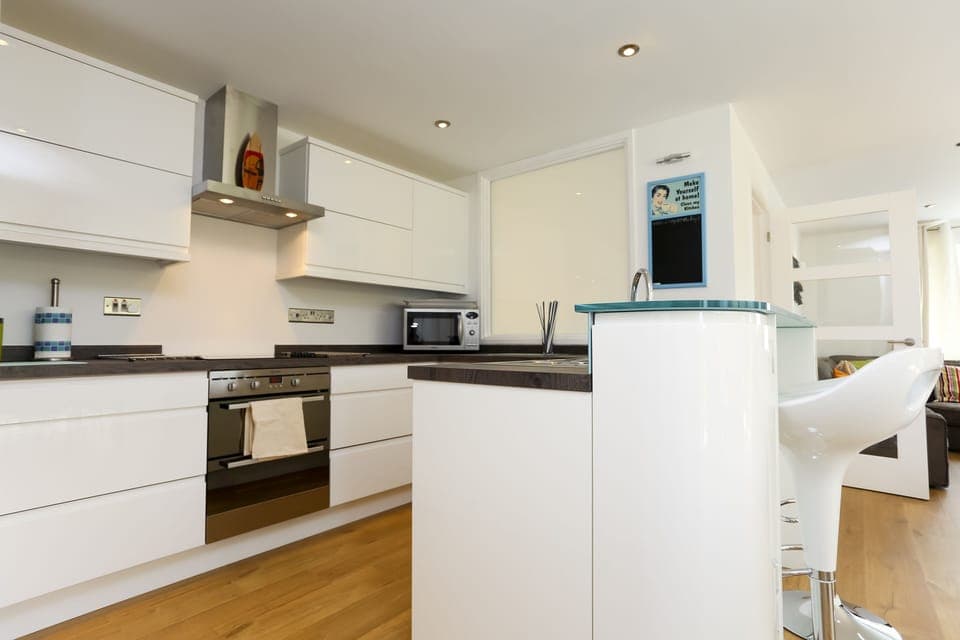 Fully-fitted kitchen