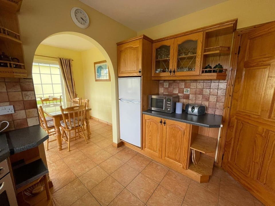 Kitchen/ Dining 
