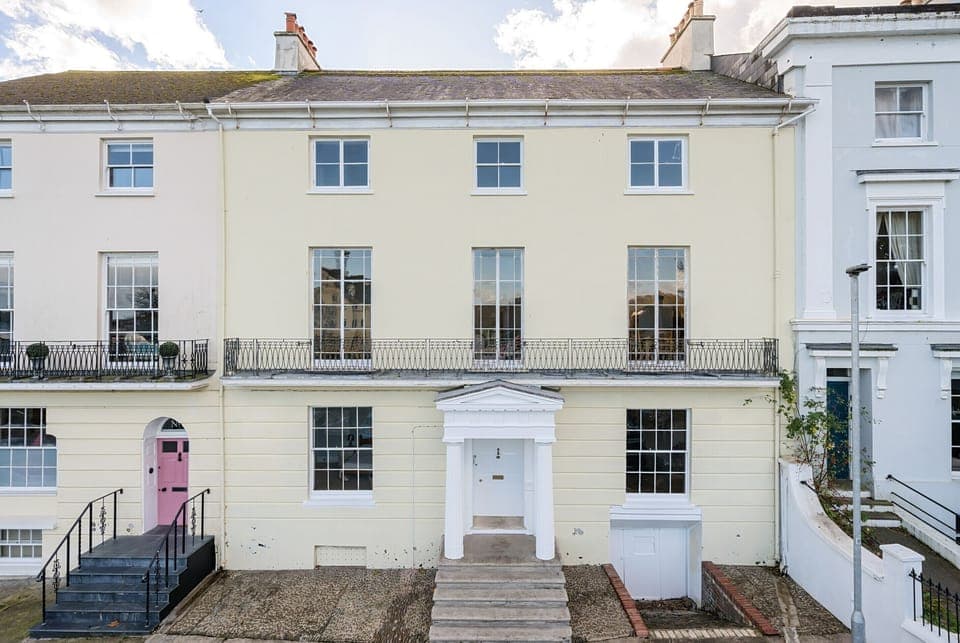 Waterloo House, Grade 2 Listed Townhouse

