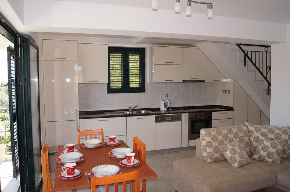 Fully equipped kitchen