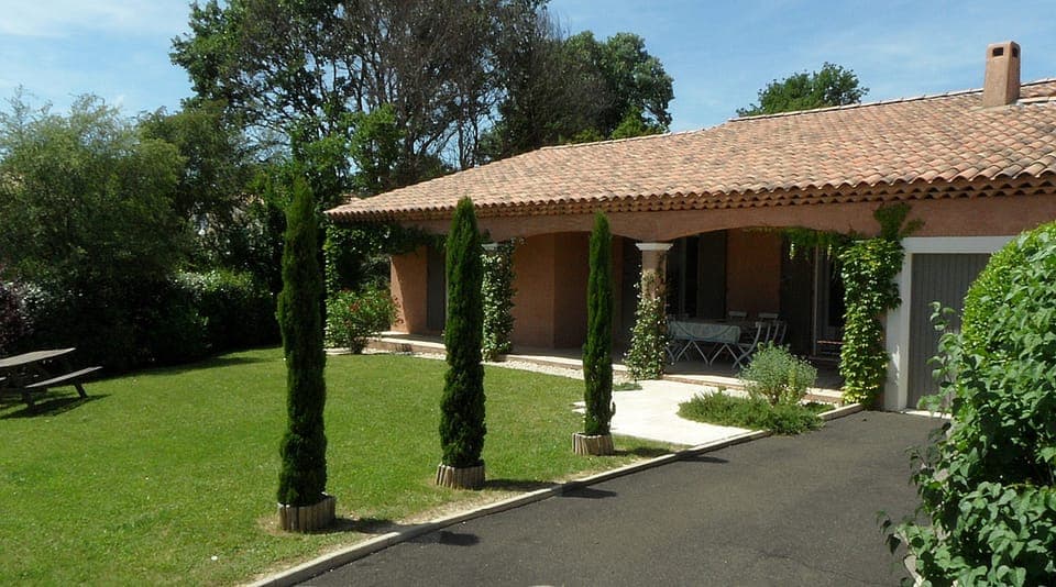 Villa & front garden viewed from entrance