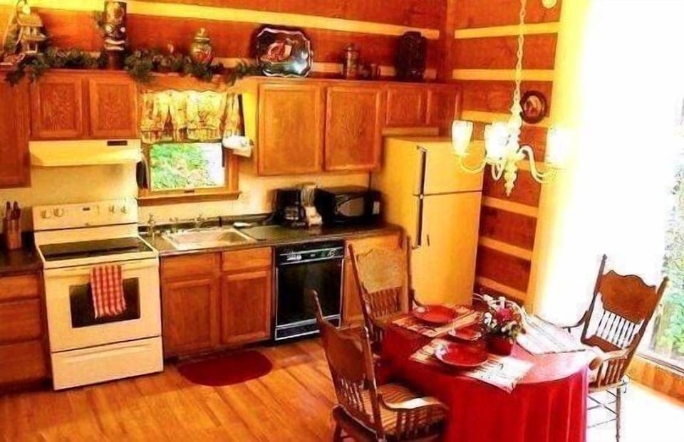 Rushing Waters Cabin- Kitchen