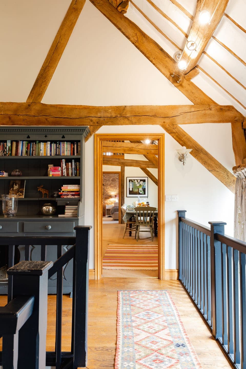 Landing looking to sitting room