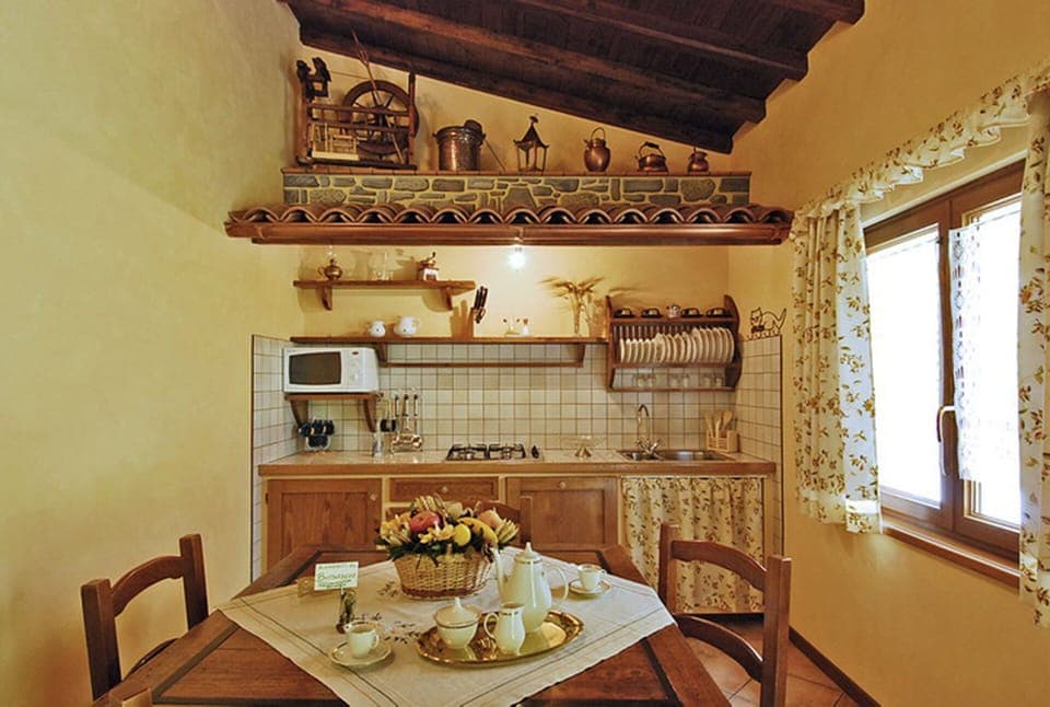 kitchen/ dining area