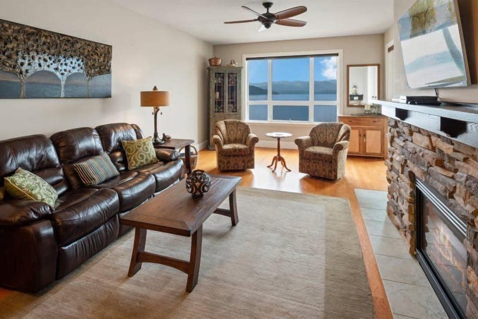 Seasons 7-305 Waterfront Condo