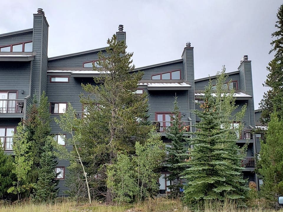 Condo exterior, balcony side