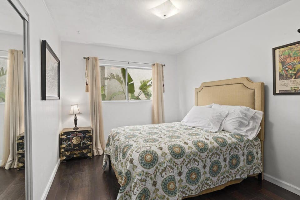 Bedroom #3 includes a full bed and a twin trundle bed.
                