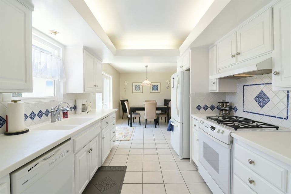 The kitchen is well equipped to prepare great meals