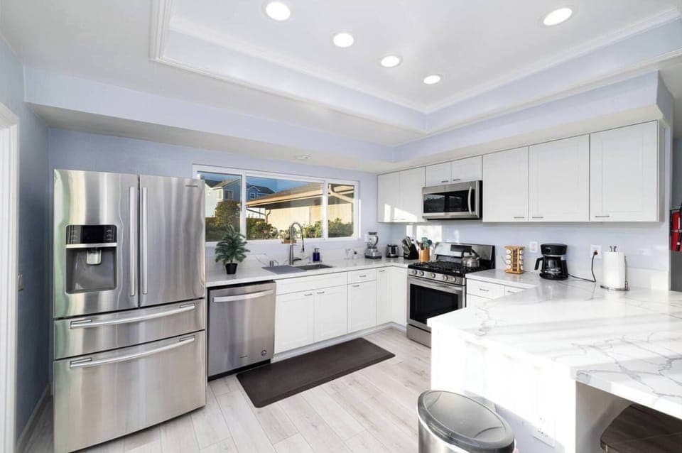 Prepare and enjoy your own meal in this beautiful gourmet kitchen. 