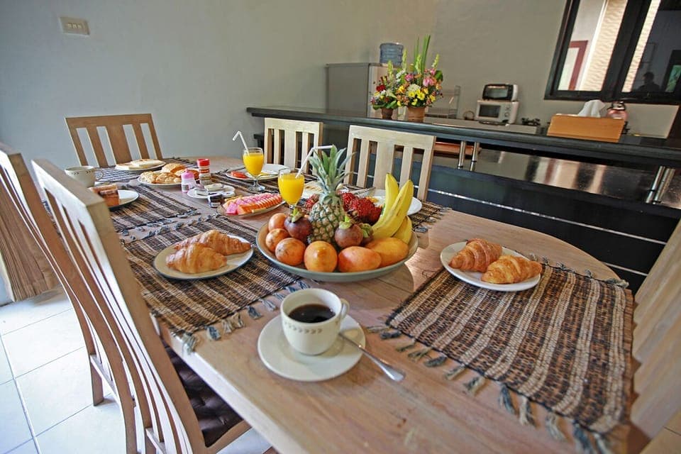 5 Beds, 2 Villas side by side, Sleeps 10