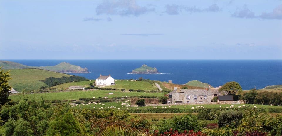 Scarrabine Farmhouse on the hill above Port Quin.
