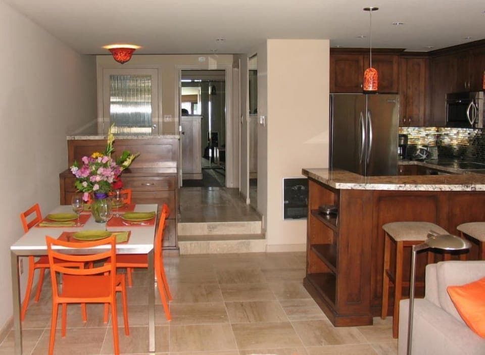 Looking back to front door from patio doors