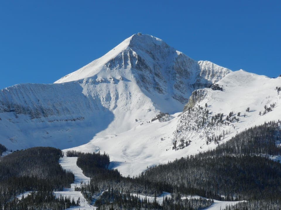 Big Sky Condo Rental, Wood burning fireplace, indoor private hot tub 1650 Sq Ft