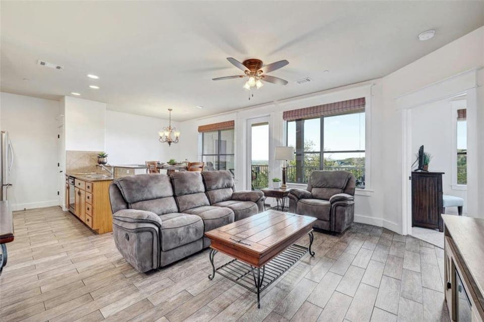 Open Living Area for Entertainment