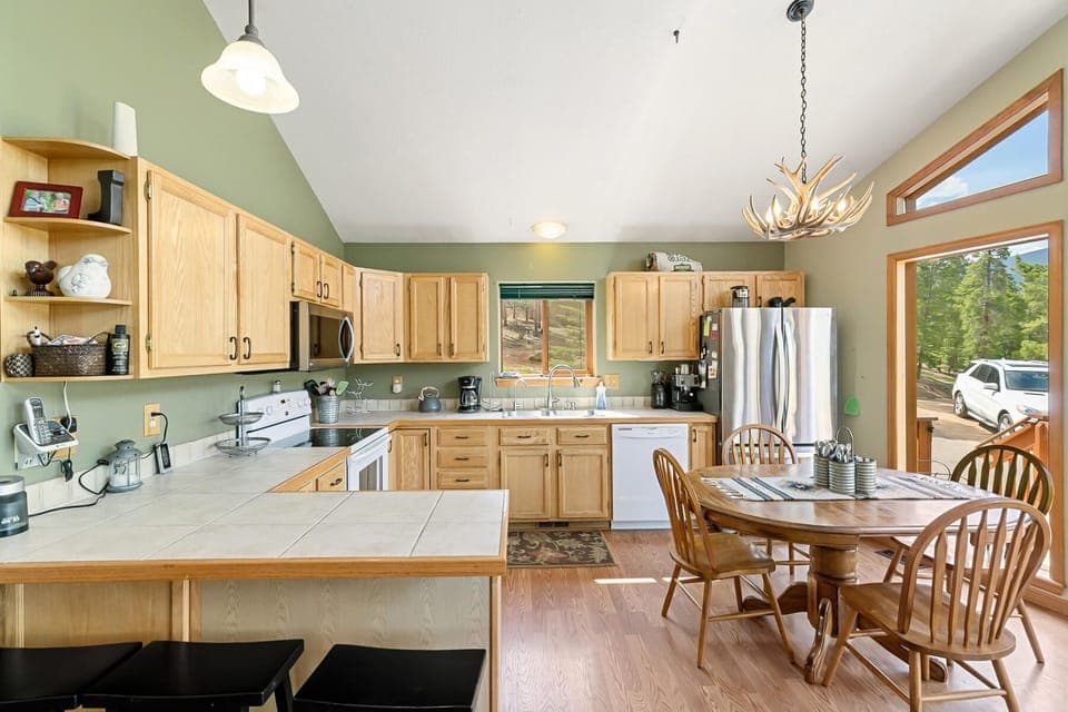 Eat In Kitchen