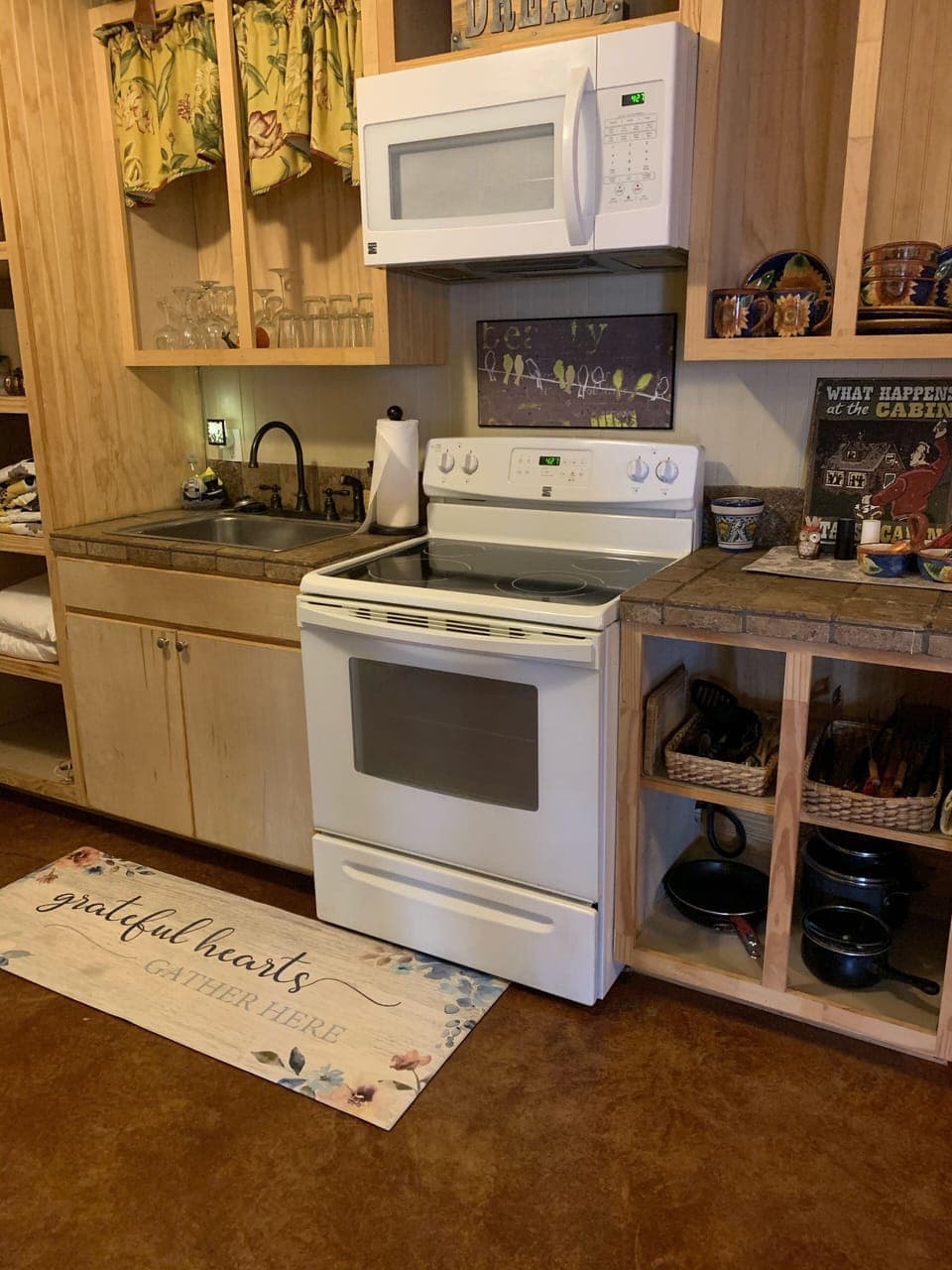 Fully Stocked Kitchen