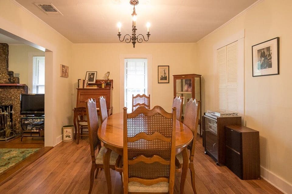 Dining room with LBJ memorabilia