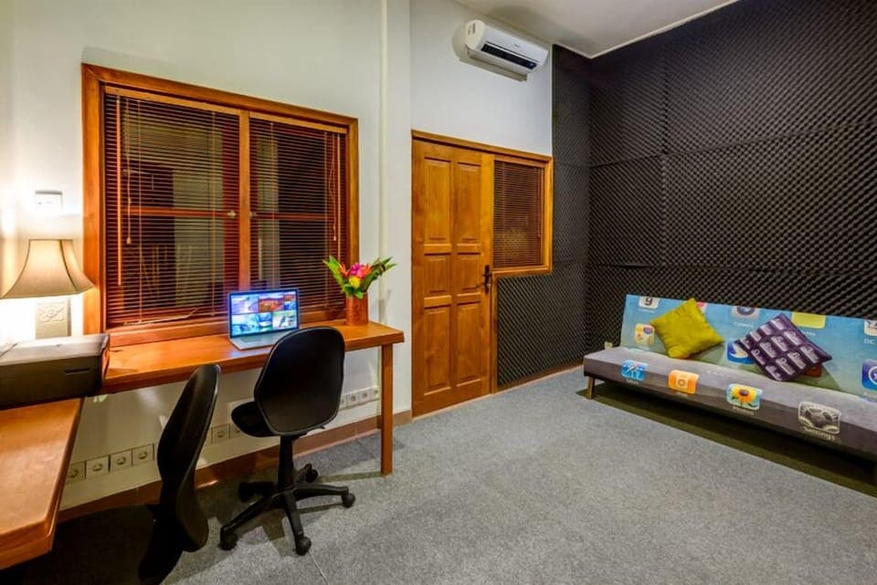 Private Pool Villa with Huge Garden!