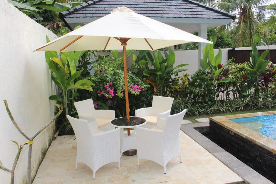 Villa in a wooded area by Lovina 