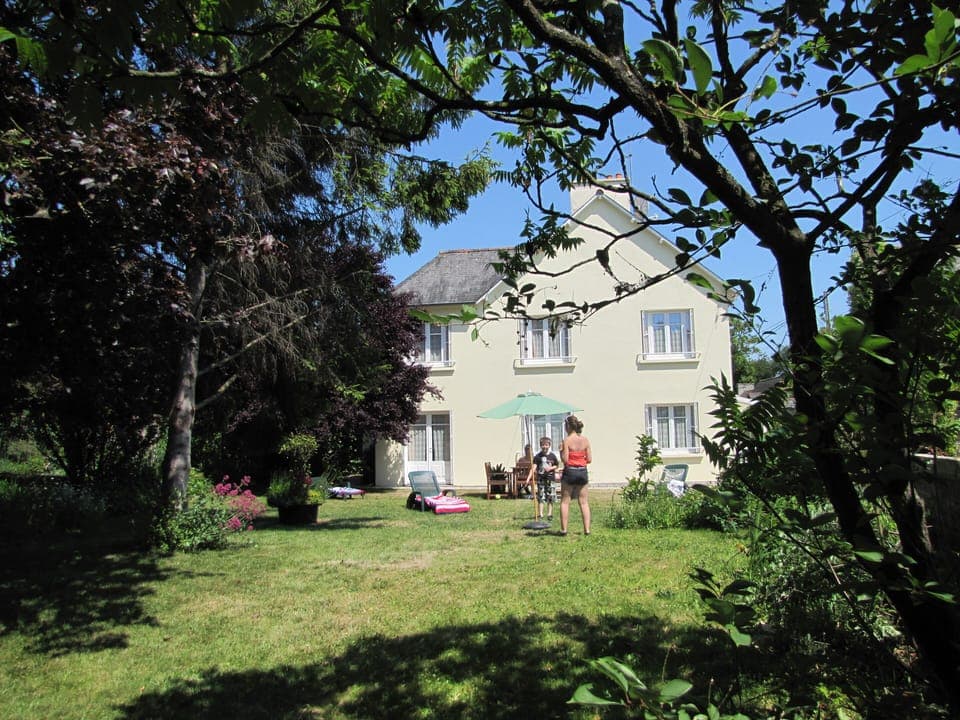 House and its enclosed garden, garden furniture, BBQ, play area