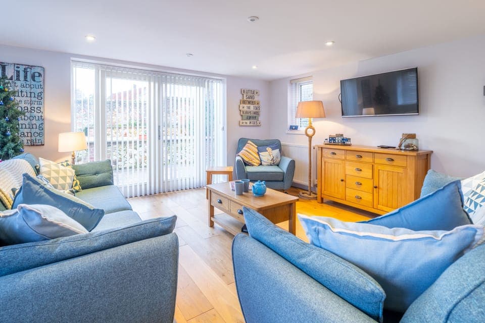 Stone Lodge, Old Hunstanton: Open plan dining, kitchen and sitting room