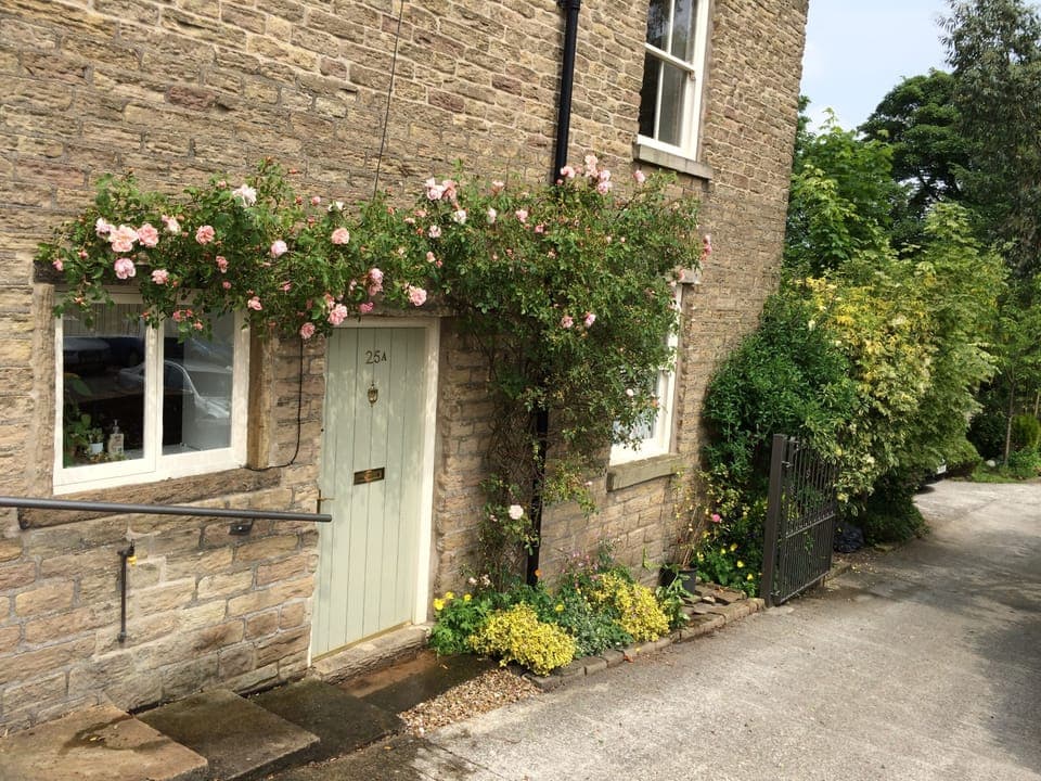 Self contained two bedroom property located on the edge of Peak district. 