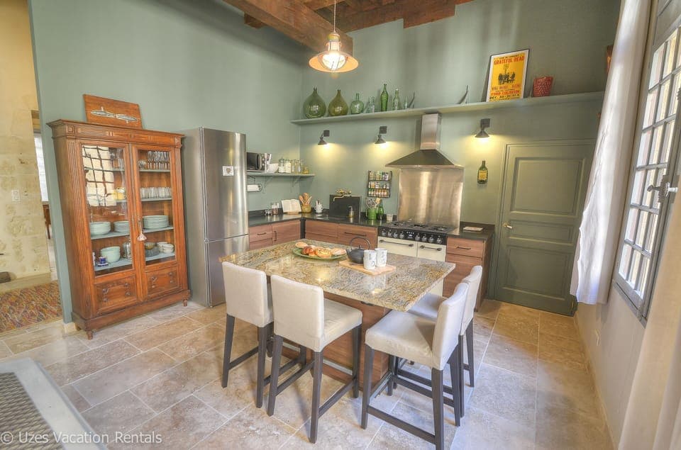 Fully equipped kitchen