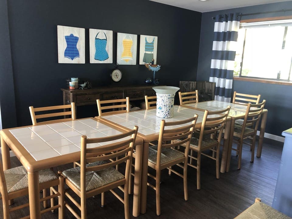 Dining room with seating for 10