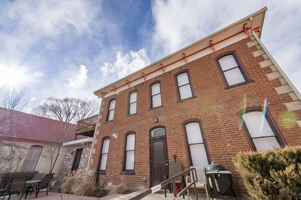 Downtown, walking distance to everything!