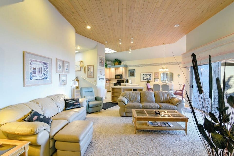 The living rm, kitchen and dining rm are open allowing for easy conversations. 