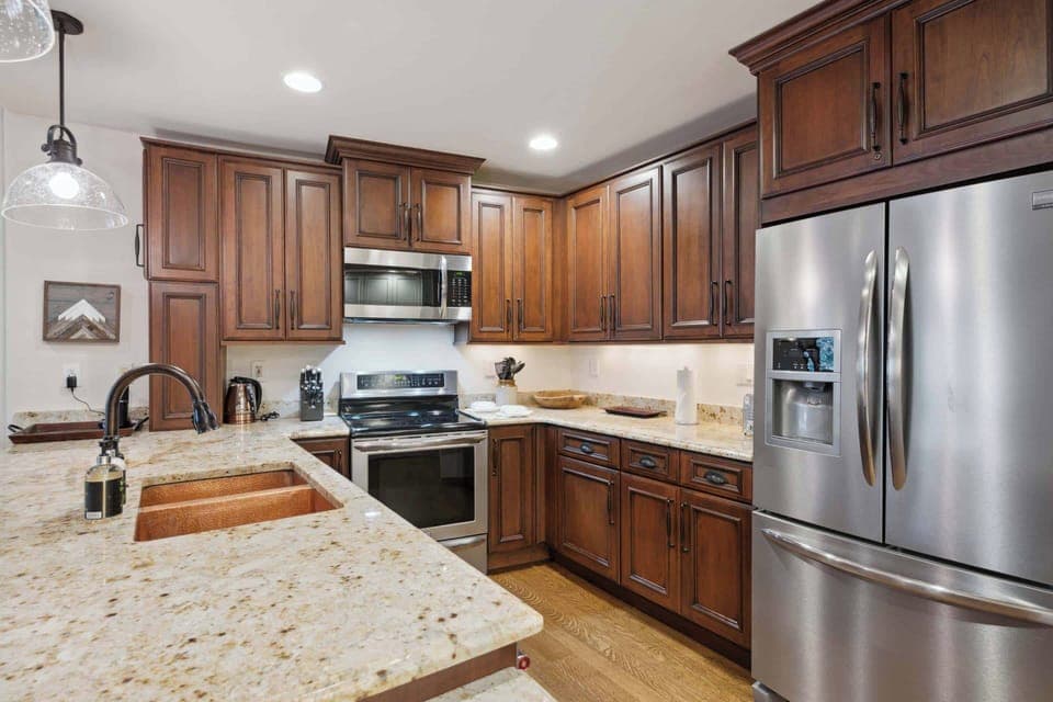 oxfordcourt-305-5939_54158440879_o
