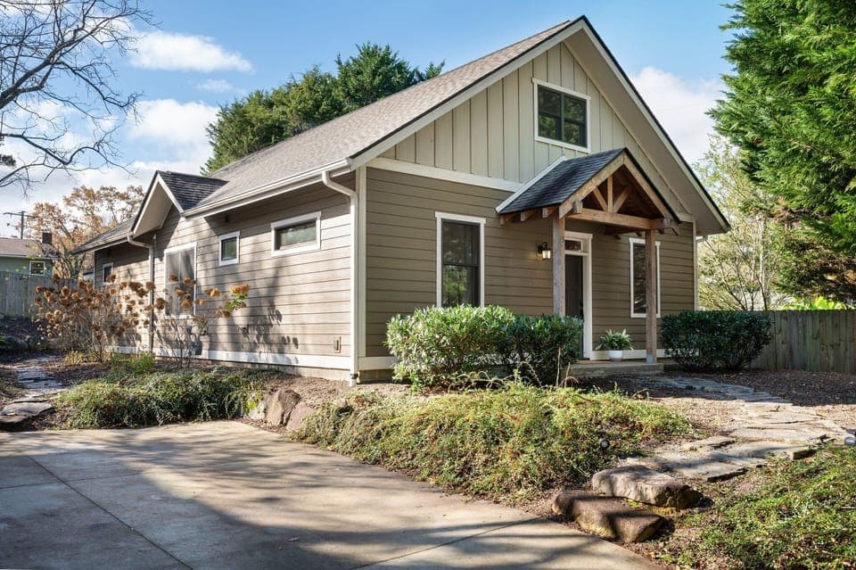 Front of house and driveway
