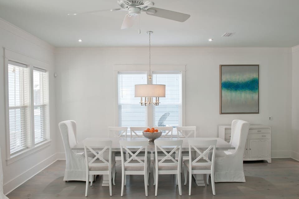 Room for 10 at the dining room table